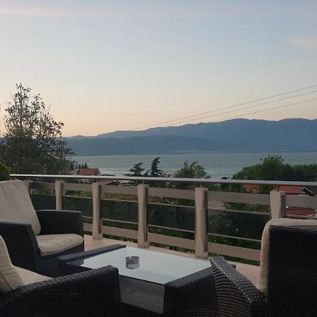 Family House Hotel Dojran Bagian luar foto