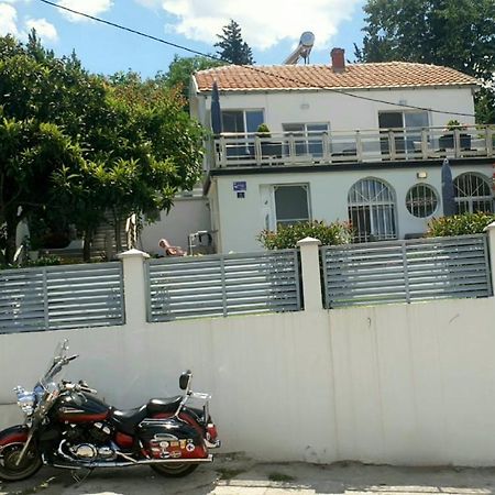 Family House Hotel Dojran Bagian luar foto